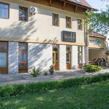 Forras Apartman Eger Extérieur photo
